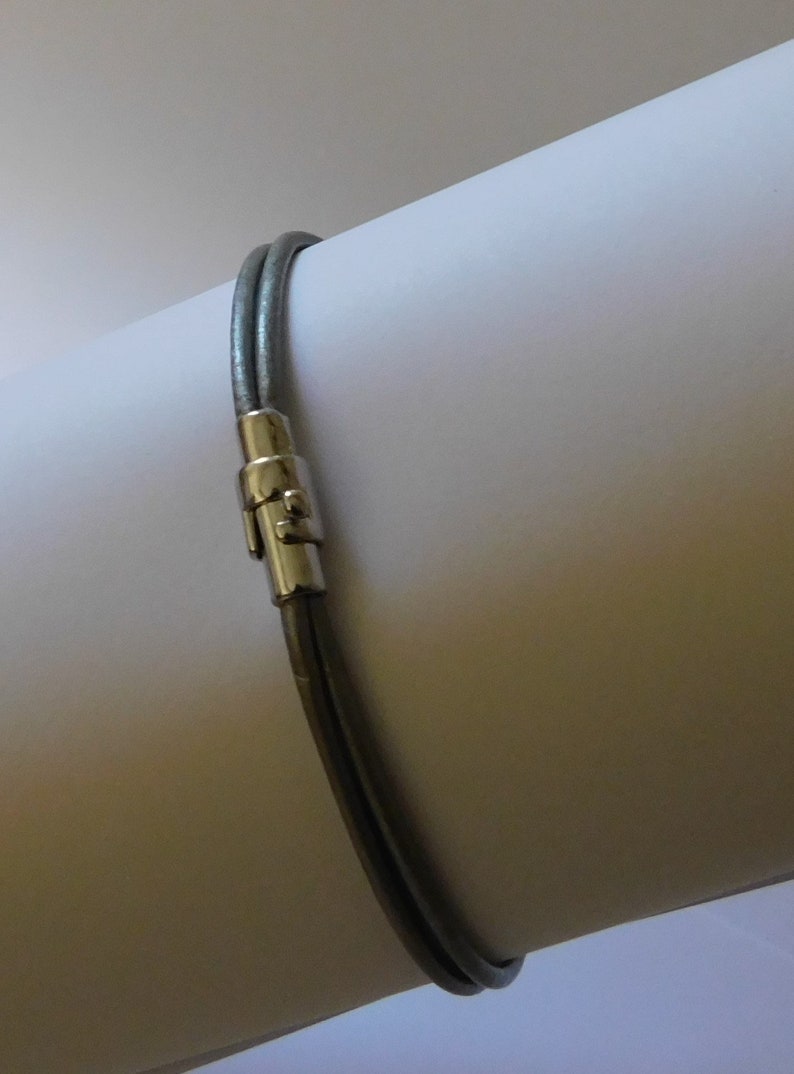 Bracelet, delicate, custom-sized, made with silver leather and a magnetic closure. image 8