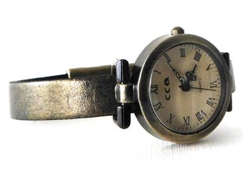 Watch for women, vintage style. Aged bronze leather strap, handmade and custom-sized.