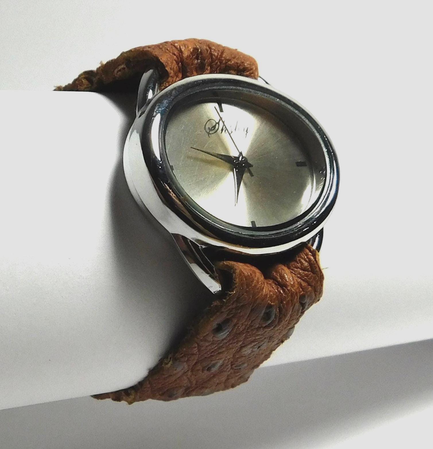 Minimalist Oval Watch - Etsy display picture 1