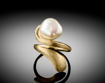 Pearl Ring, Pearl engagement ring, Engagement Ring, leaves pearl ring, unique, art nouveau, Keshi pearl Everyday ring, for her