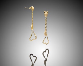 Heart earrings, dangle earrings, Gold Studs, Post Earrings, Yellow Gold ,Delicate Earrings, Dainty Jewelry, Minimalist Gold Earrings