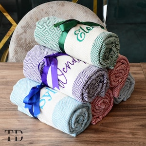 Personalized Wedding Gift, Monogrammed Bath Towel, Custom Beach Towel, Bridesmaid Gift, Personalized Towel for Her, Free Shipping, Towel