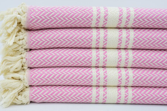 Pink and white striped bath towels hotsell