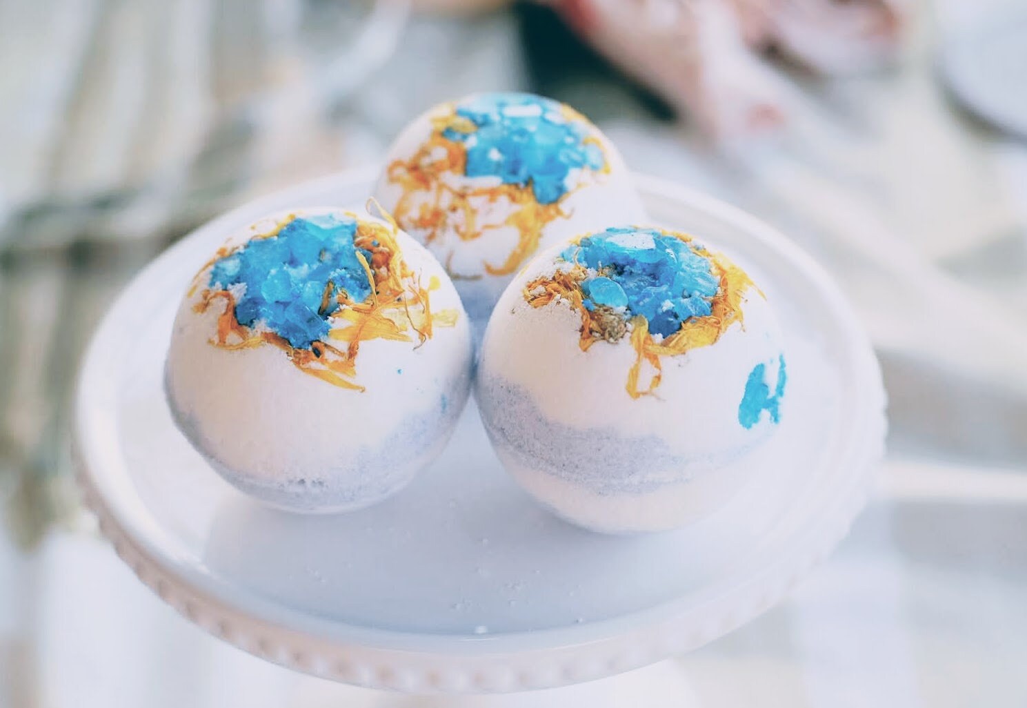 Handmade Floral Bath Bomb/ Made with natural dried flowers and Etsy