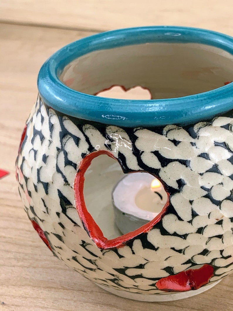 Round Turquoise-rimmed Luminary