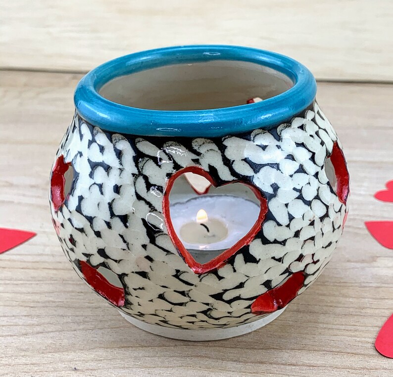 Round Turquoise-rimmed Luminary
