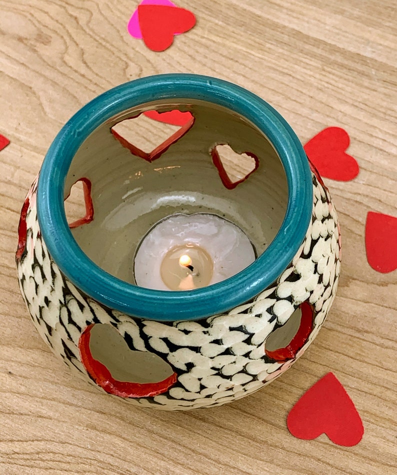 Round Turquoise-rimmed Luminary