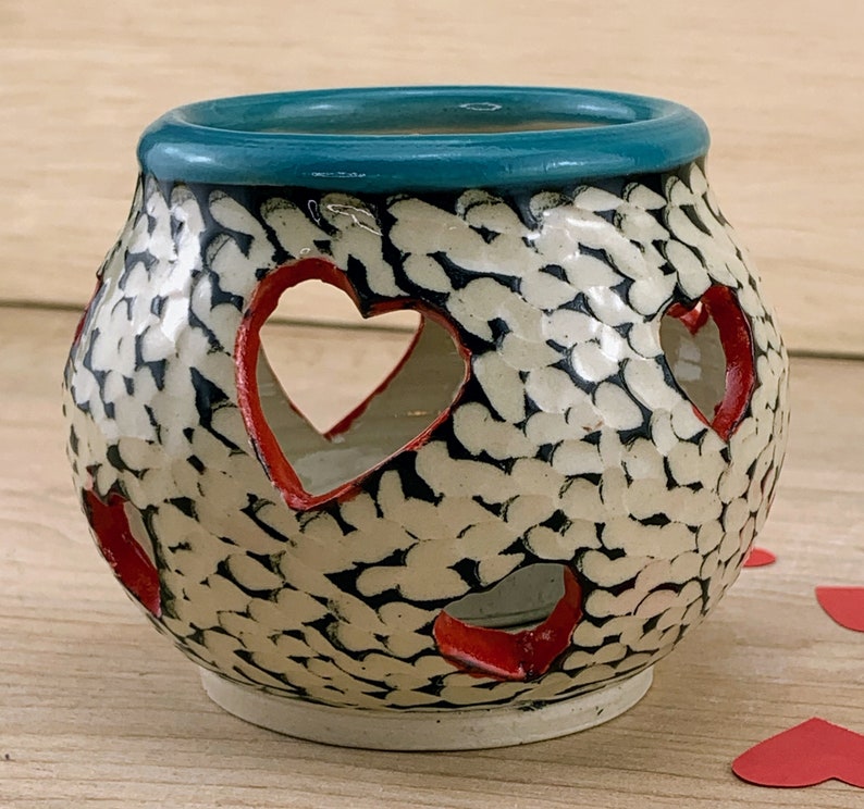 Round Turquoise-rimmed Luminary