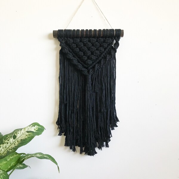 Modern macrame wallhanging , macrame, black macrame, macrame wallhanging, retro decor, yarn art, boho decor.