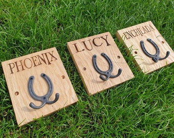 Gancho para herraduras. Arreo. Colgador de cabezada. Personalizado con el nombre del caballo. Regalo para caballos y ponis.