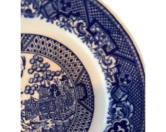 Vintage Willow Ware Blue Willow 6 1/4. inch plate pre-owned