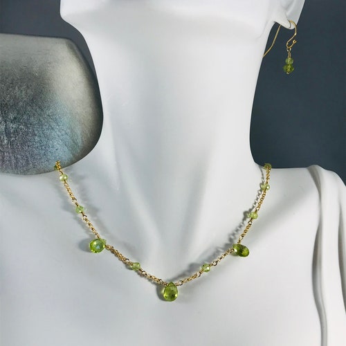 Peridot Necklace Peridot Jewelry August Birthstone shops Peridot Beaded Necklace Gift for Her Peridot Briolettes Gemstone Necklace