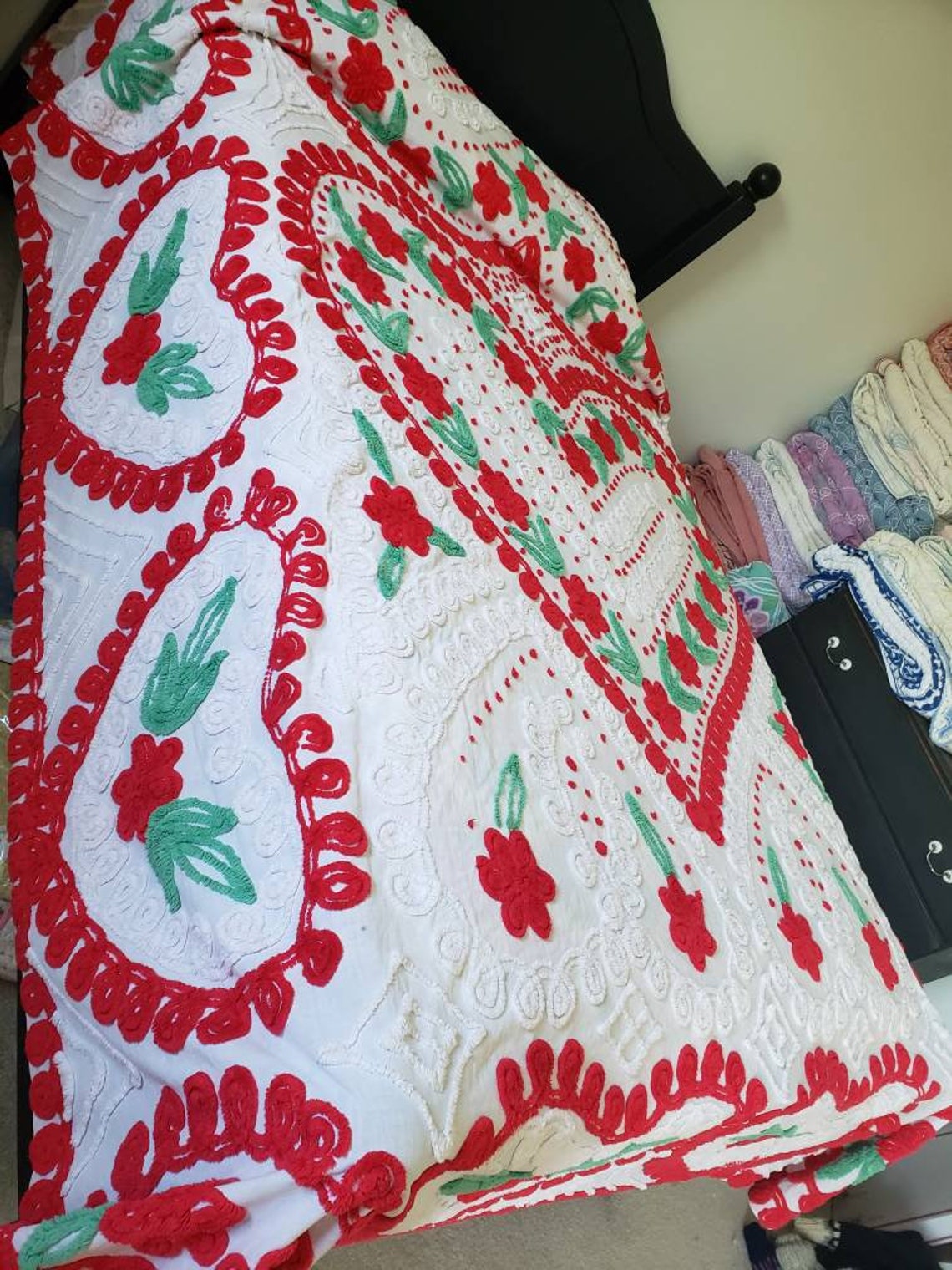 Beautiful Red Heart Vintage Chenille Bedspread Etsy