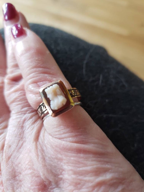 Vintage Victorian Rose gold coral cameo ring