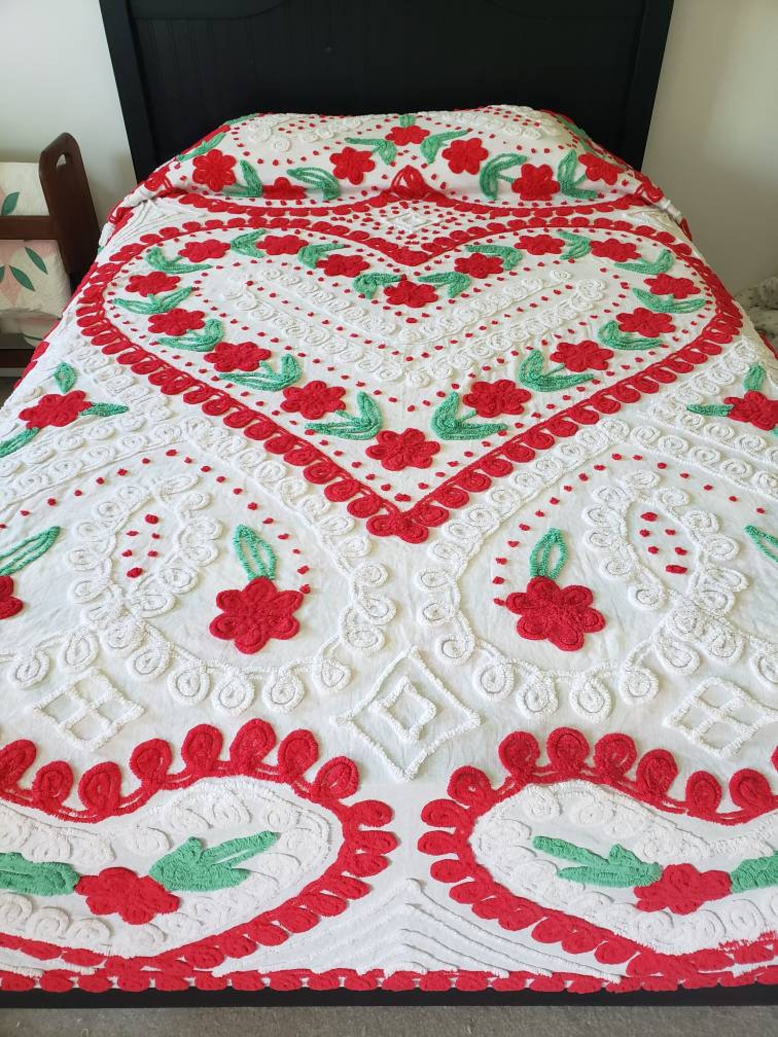 Beautiful Red Heart Vintage Chenille Bedspread Etsy