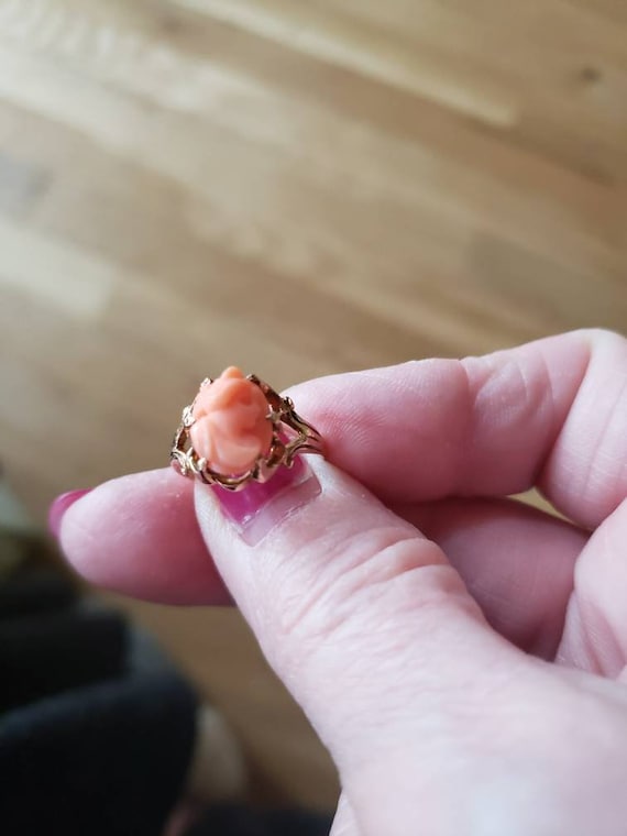 Vintage coral cameo ring - image 4