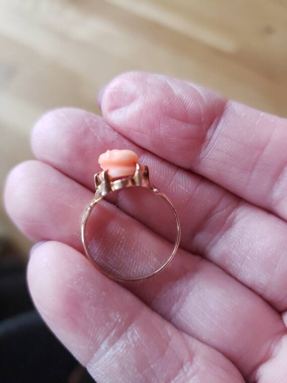 Vintage coral cameo ring - image 5