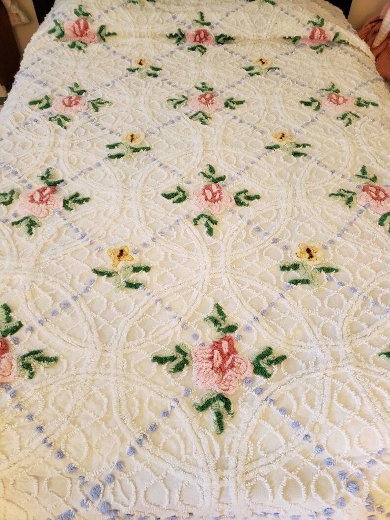 Beautiful Vintage Cabin Craft Needle Tuffed Chenille Bedspread Etsy
