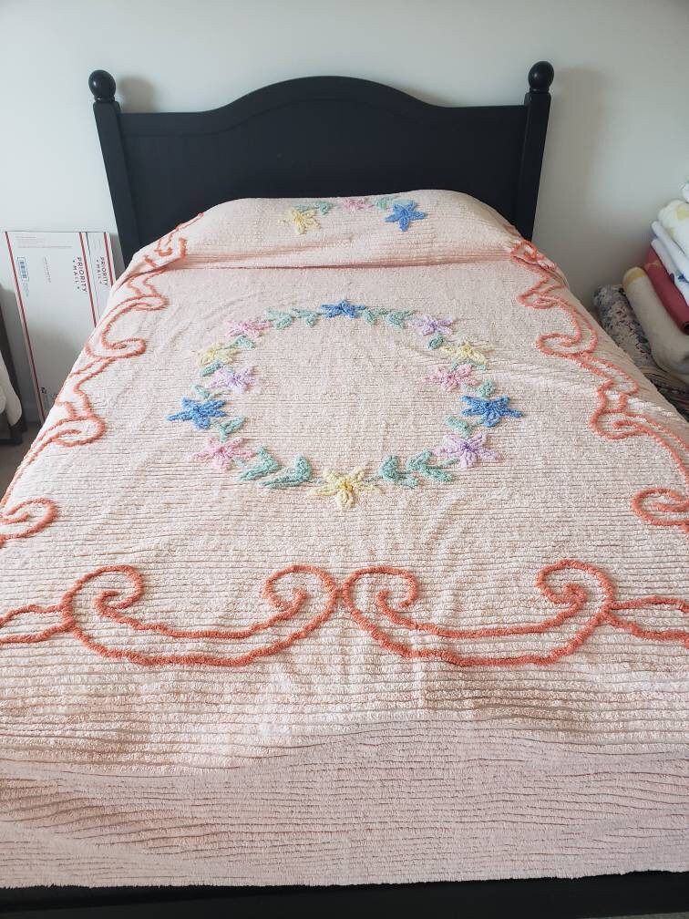 ●ONE BRILLIANT● JayyOB480Peach Jayy-OB480-Peach Fabulous Peach Vintage Chenille Bedspread - Etsy Canada