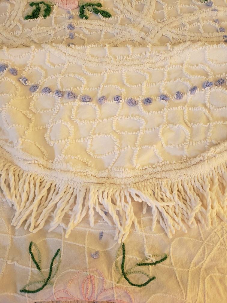 Beautiful Vintage Cabin Craft Needle Tuffed Chenille Bedspread Etsy