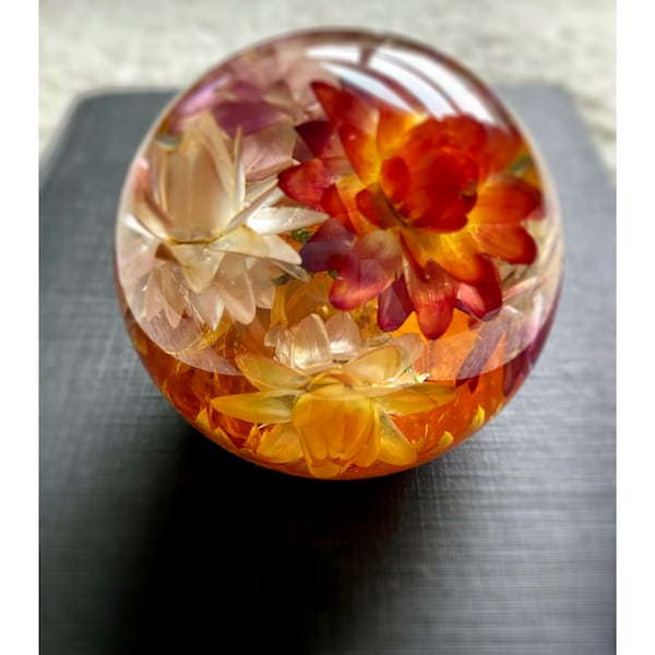 Custom Strawflower sphere, real strawflowers, globe, orb, resin decor, floral, nature lovers, flower gifts, resin paperweight,night light