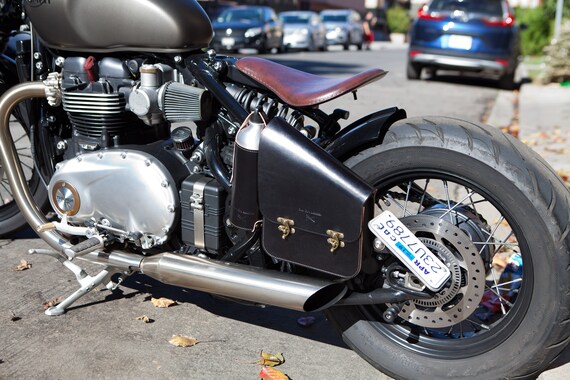 triumph bobber saddlebags