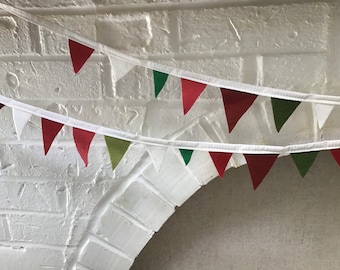 Christmas Triangle Bunting, Holiday Decor, Party Decoration, Handmade Garland, Red and Green Christmas Garland,  Felt Pennant Banner