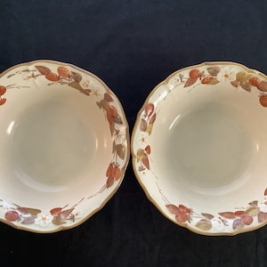 2 Metlox serving, soup bowls (2)  ,9 inch, California 10-81 ,vintage, berry pattern