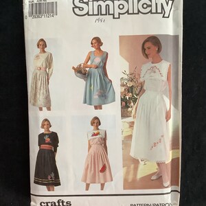 Simplicity 7239, skirt and tops with detachable collar, transfers for embroidery and appliqué included