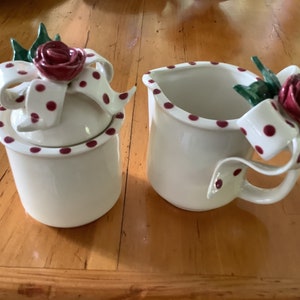 Mud Pie Creamer and Sugar Set: Polka Dot Bow, Burgundy Rose Decor