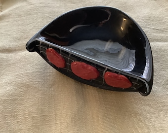 Tracy Flickinger, Certified International black and red bowl, kitchen decor, 6 inch wide