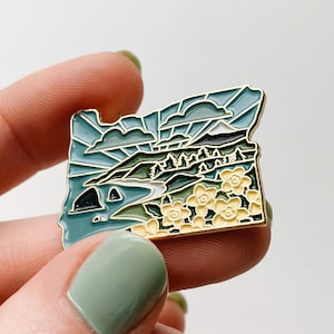 Oregon Enamel Pin | Gold Soft Enamel Pin | Illustrated United State Pin | Butterfly Clasp | 1.25"