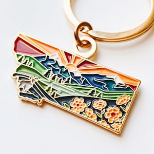 Montana Gold Enamel Keychain | Montana State Key Ring | Soft Enamel Illustrated State Keychain 1.5&quot;