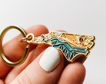 North Carolina Gold Enamel Keychain | North Carolina Outline Key Ring | Soft Enamel Illustrated State Keychain 1.5"