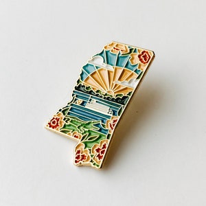 Mississippi Enamel Pin | Gold Soft Enamel Pin | Illustrated United States Pin | Butterfly Clasp | 1.25&quot;
