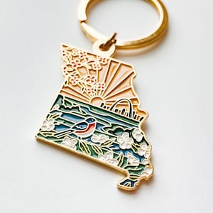 Missouri Gold Enamel Keychain | Missouri State Key Ring | Soft Enamel Illustrated State Keychain 1.5"