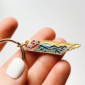 Tennessee Gold Enamel Keychain | Tennessee Outline Key Ring | Soft Enamel Illustrated State Keychain 1.5&quot;