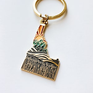 Idaho Gold Enamel Keychain | Idaho Outline Key Ring | Soft Enamel Illustrated State Keychain 1.5"