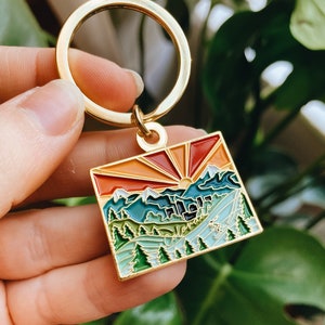 Colorado Gold Enamel Keychain | Colorado Outline Key Ring | Soft Enamel Illustrated State Keychain 1.25&quot;
