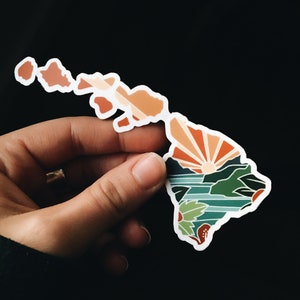 Hawaii Weatherproof Sticker | Durable Vinyl Decal | Hawaii Outline | Illustrated State Sticker | Outdoor Sticker | Bumper Sticker | 4"