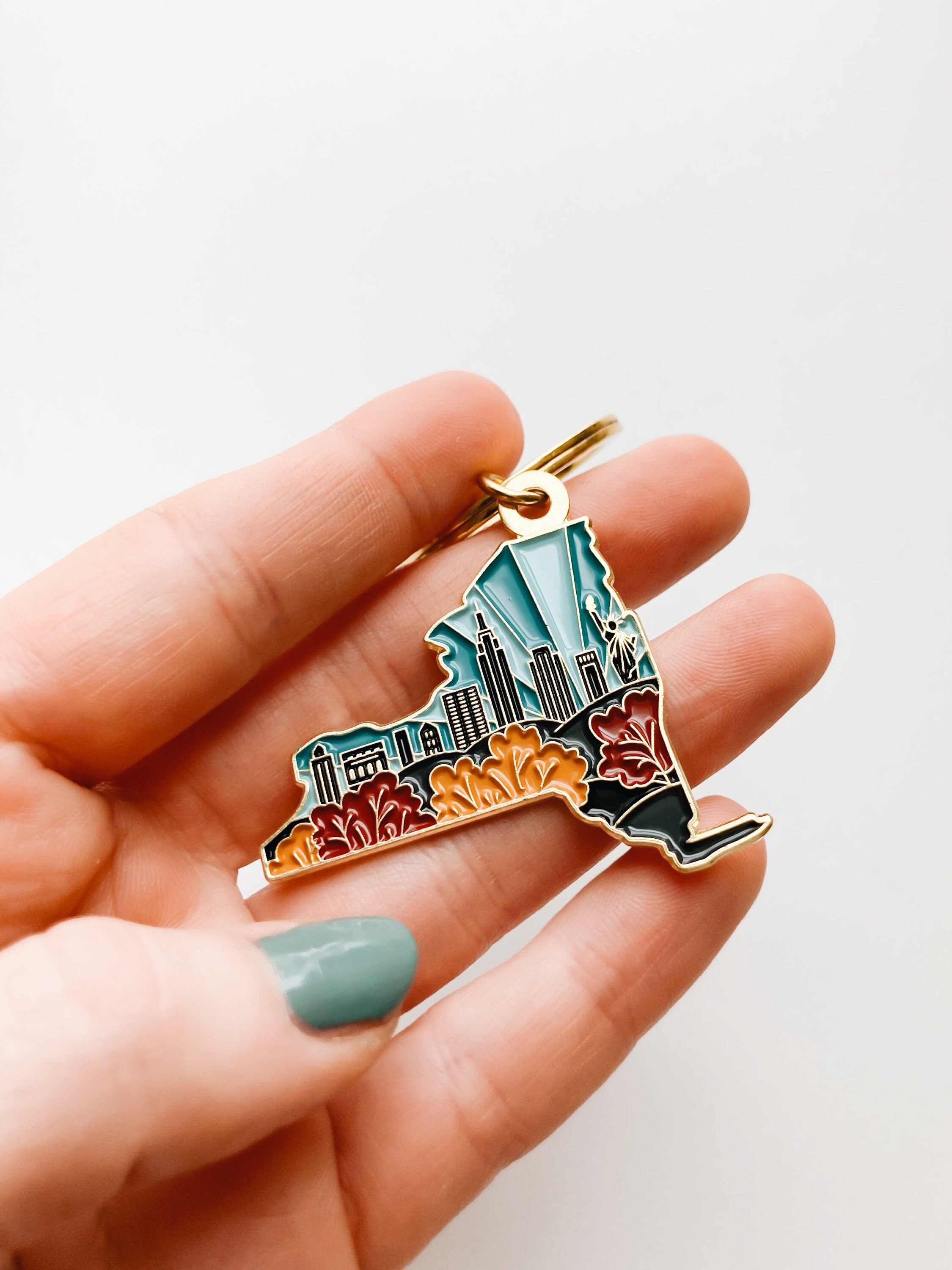 New York Gold Enamel Keychain | New York State Key Ring | Soft Enamel Illustrated State Keychain 1.5&quot;