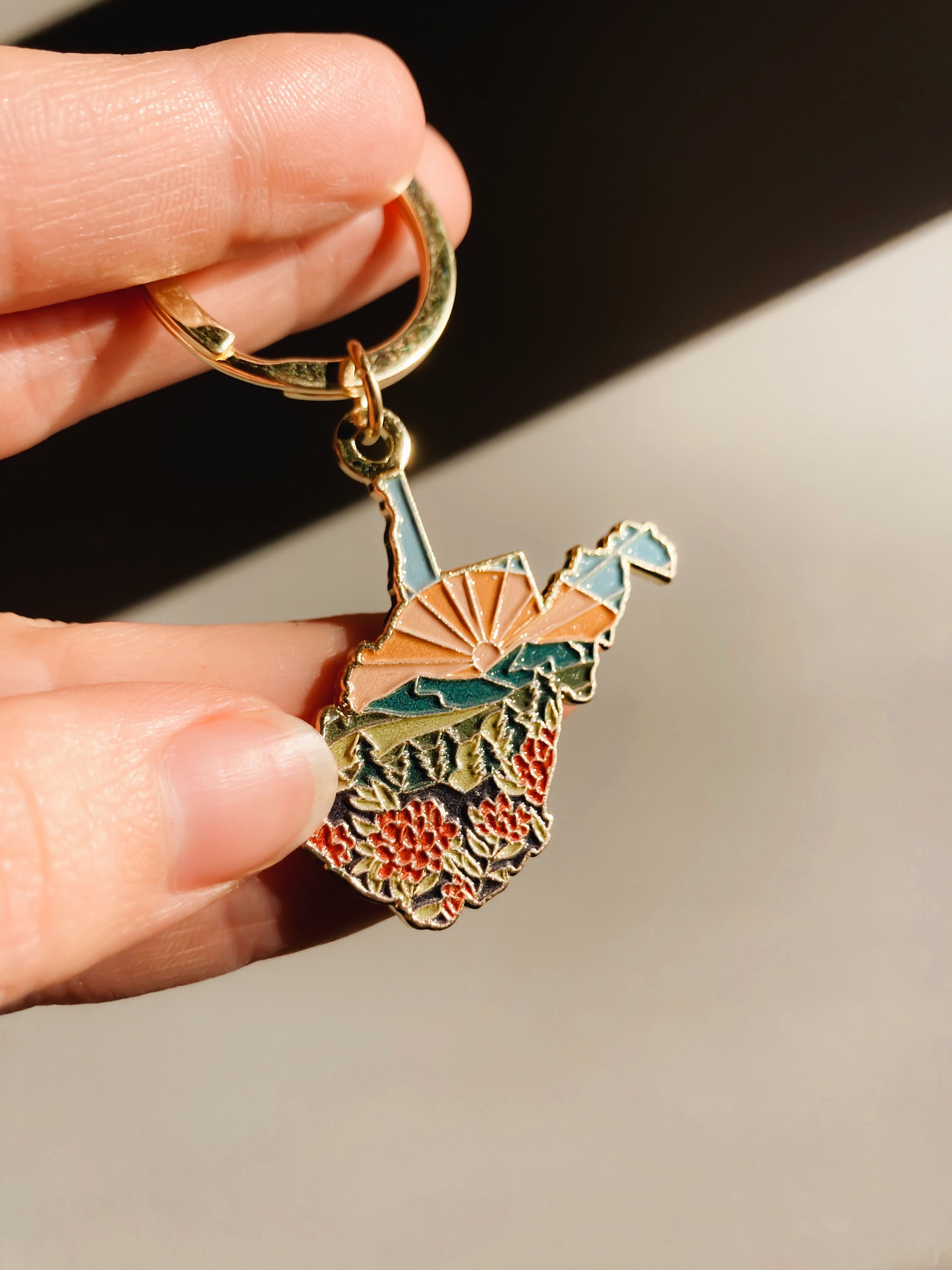 West Virginia Soft Enamel Keychain 1.5&quot; | West Virginia Outline Key Ring | Illustrated State Keychain