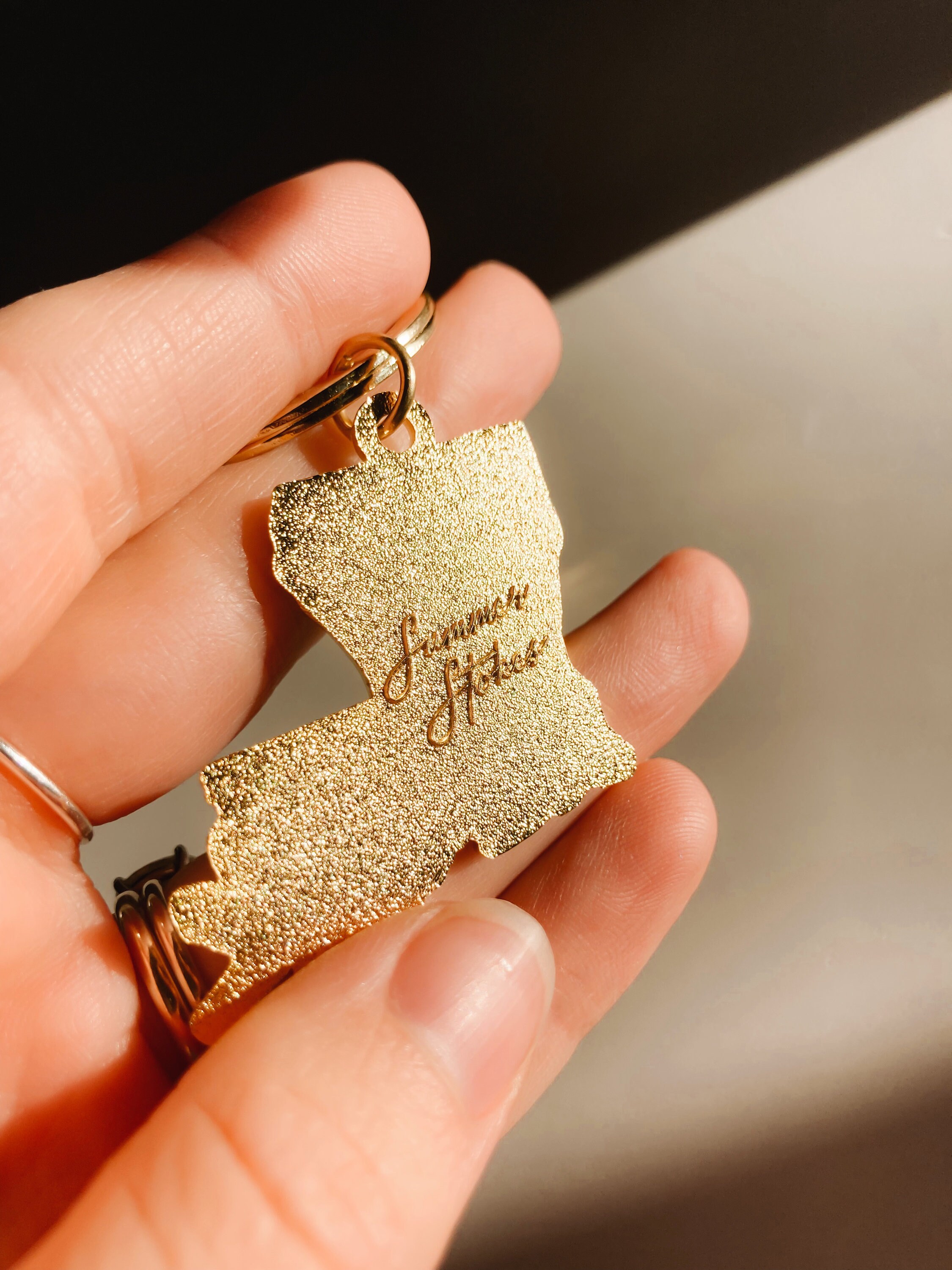 Louisiana Enamel Keychain | Louisiana Outline Key Ring | Illustrated State Keychain | 1.5&quot;