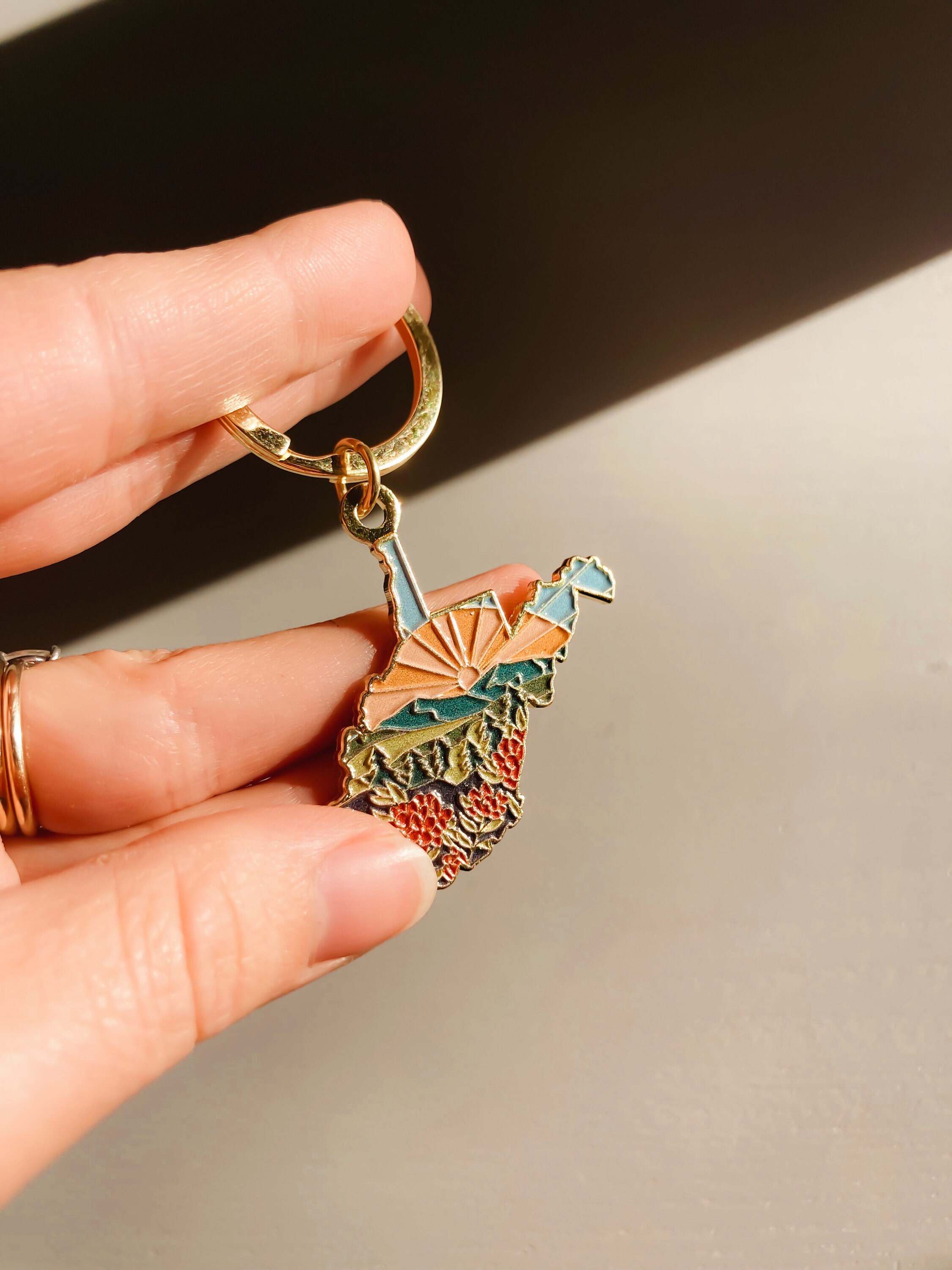 West Virginia Soft Enamel Keychain 1.5&quot; | West Virginia Outline Key Ring | Illustrated State Keychain