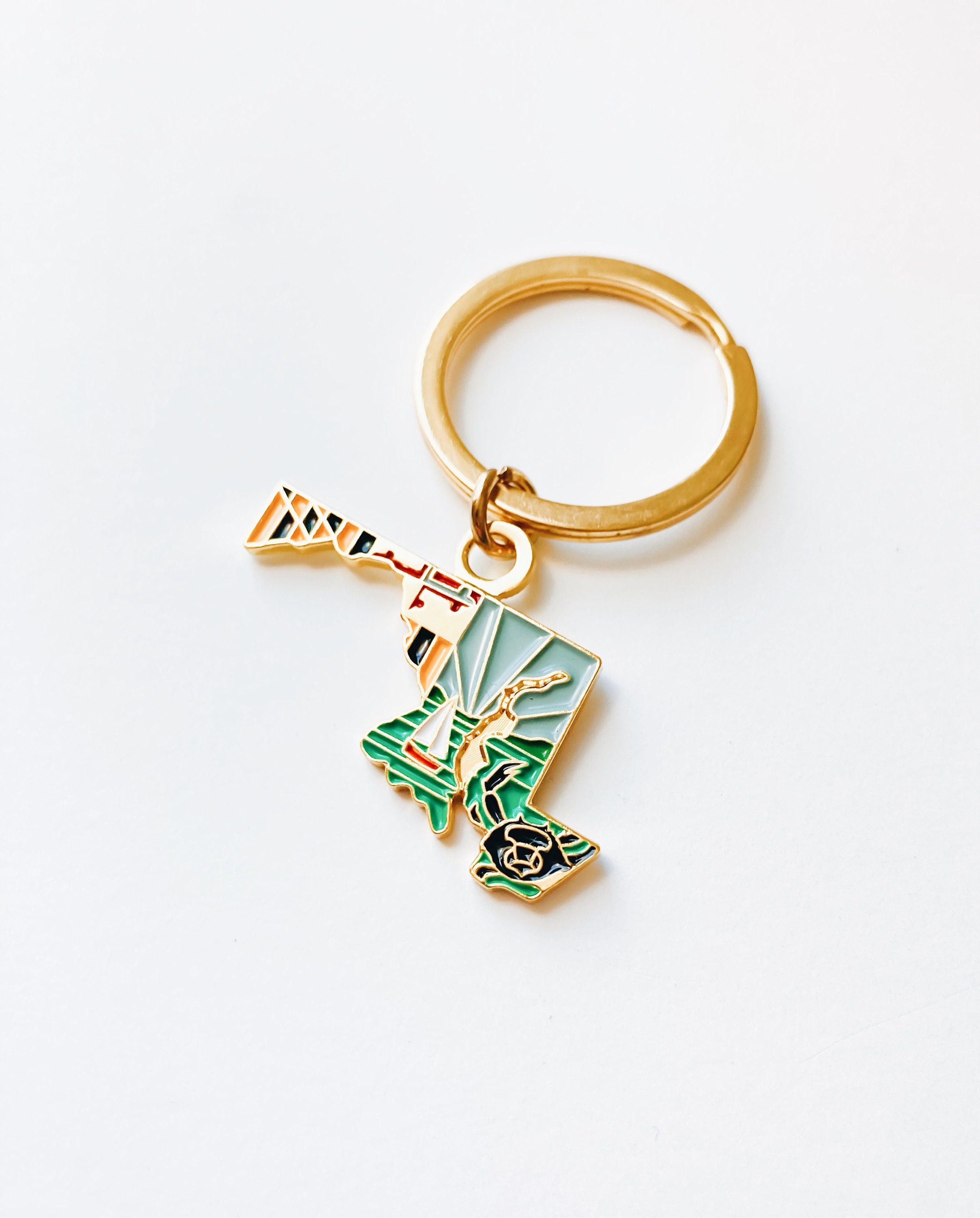 Maryland Gold Enamel Keychain | Maryland Outline Key Ring | Soft Enamel Illustrated State Keychain 1.5&quot;