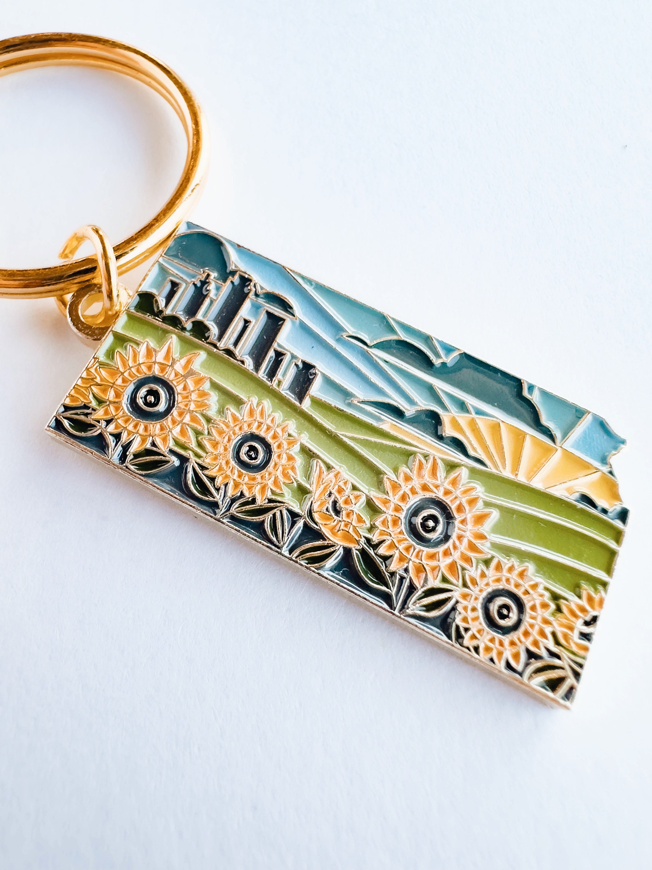 Kansas Soft Enamel Keychain | Kansas Outline Key Ring | Illustrated State Keychain 1.5&quot;