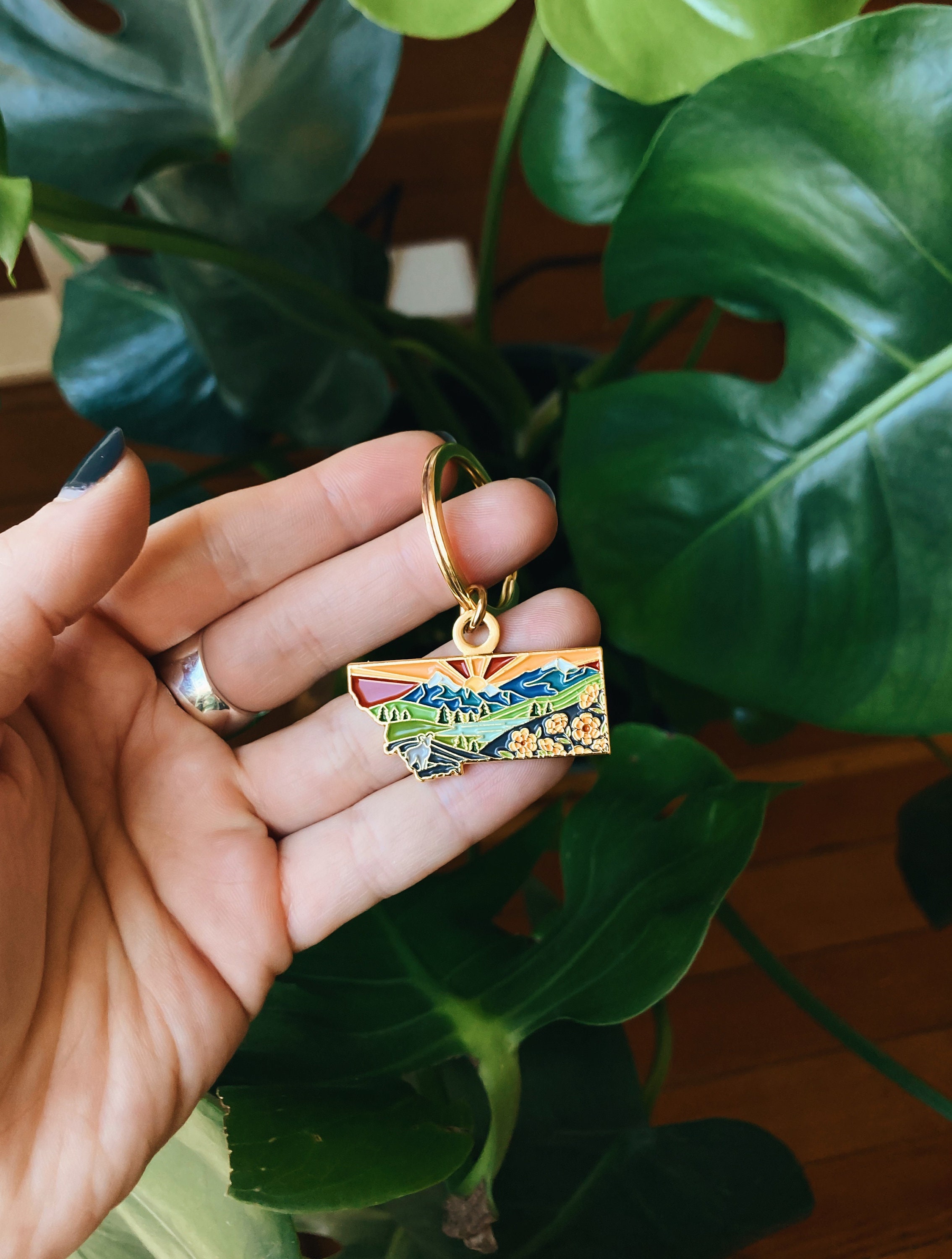 Montana Gold Enamel Keychain | Montana State Key Ring | Soft Enamel Illustrated State Keychain 1.5&quot;