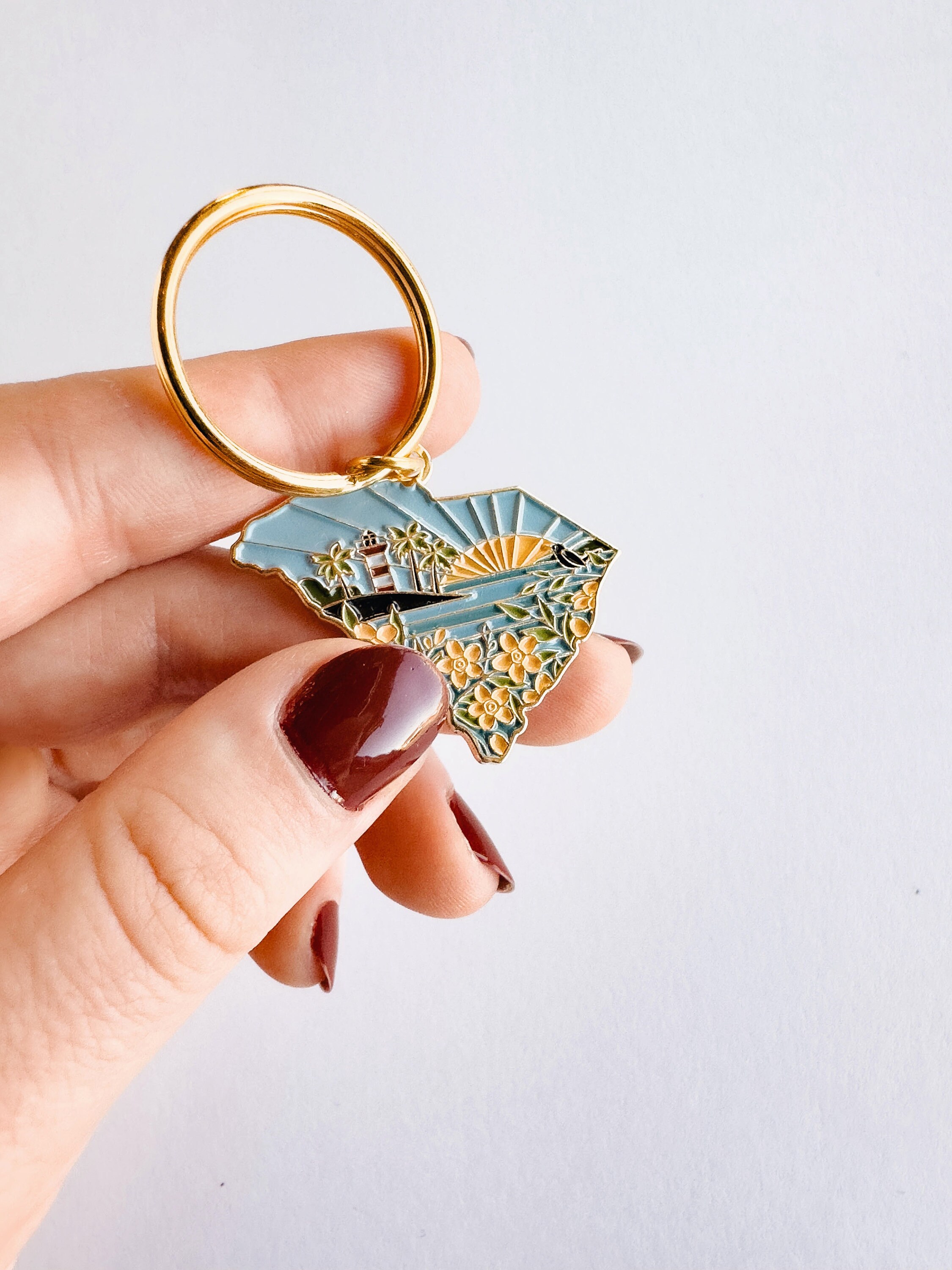 South Carolina Soft Enamel Keychain | South Carolina Outline Key Ring | Illustrated State Keychain 1.5&quot;