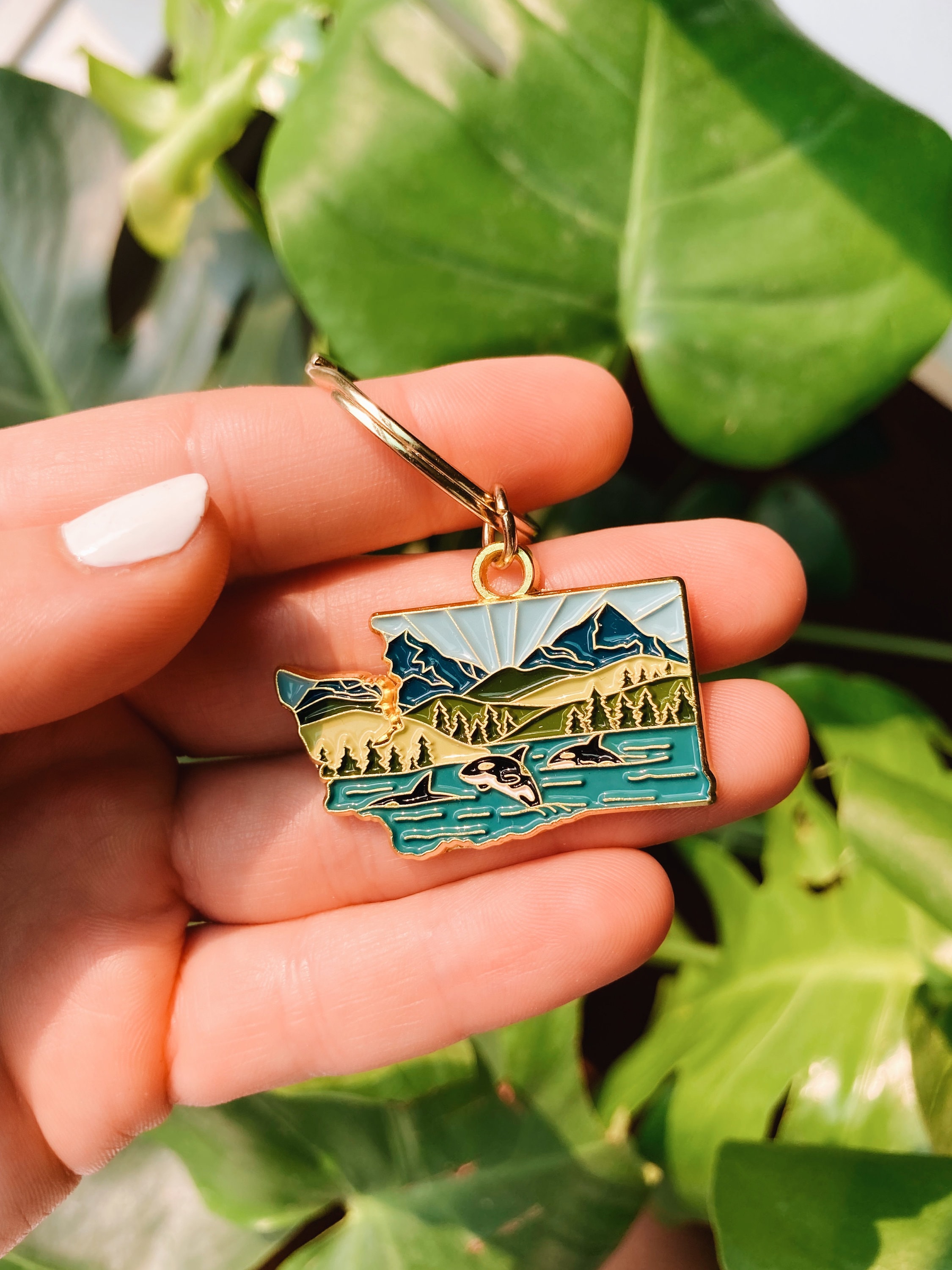 Washington Soft Enamel Keychain | Washington Outline Key Ring | Illustrated State Keychain 1.5&quot;