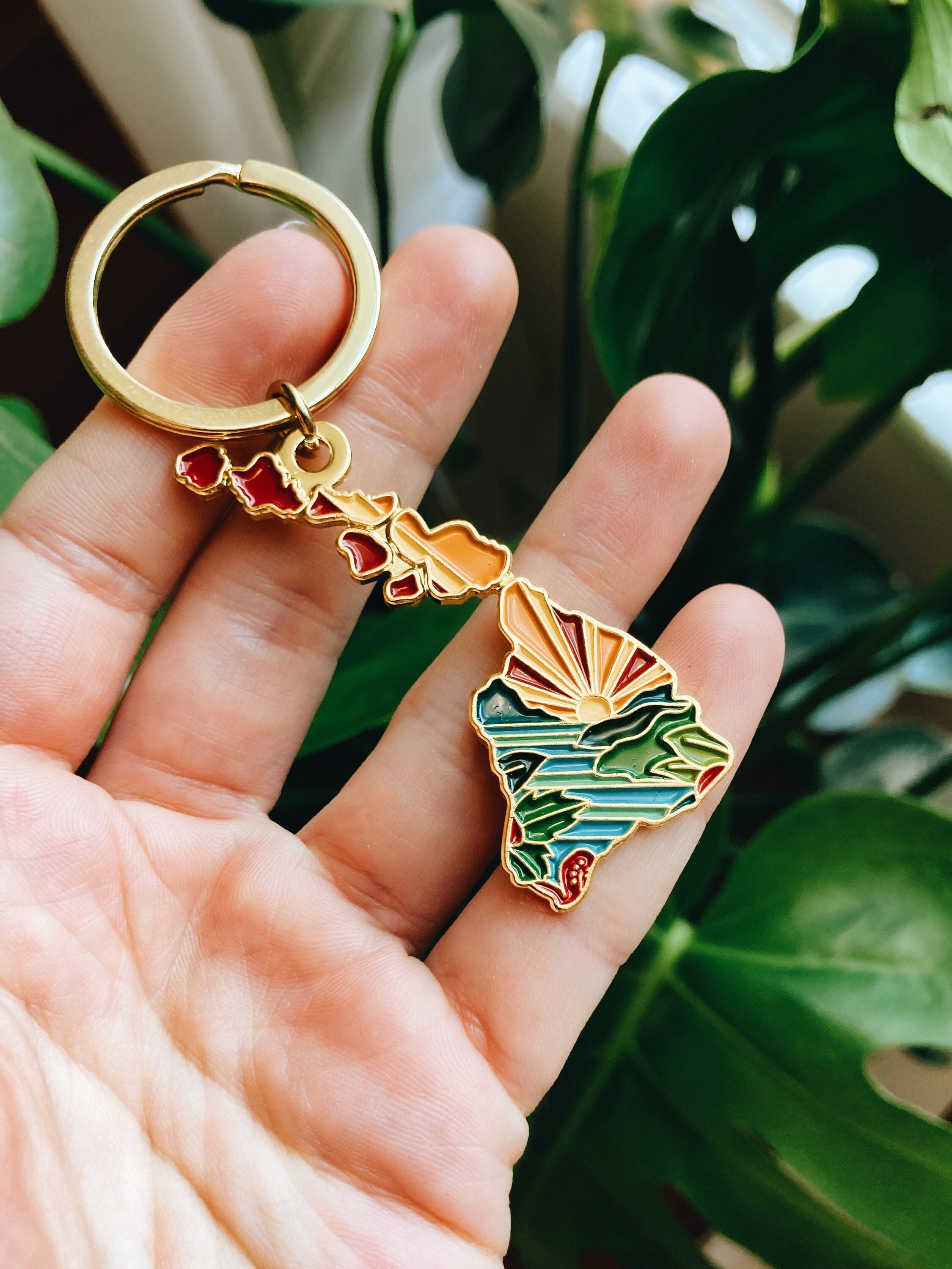 Hawaii Gold Enamel Keychain | Hawaii Outline Key Ring | Soft Enamel Illustrated State Keychain 1.75&quot;